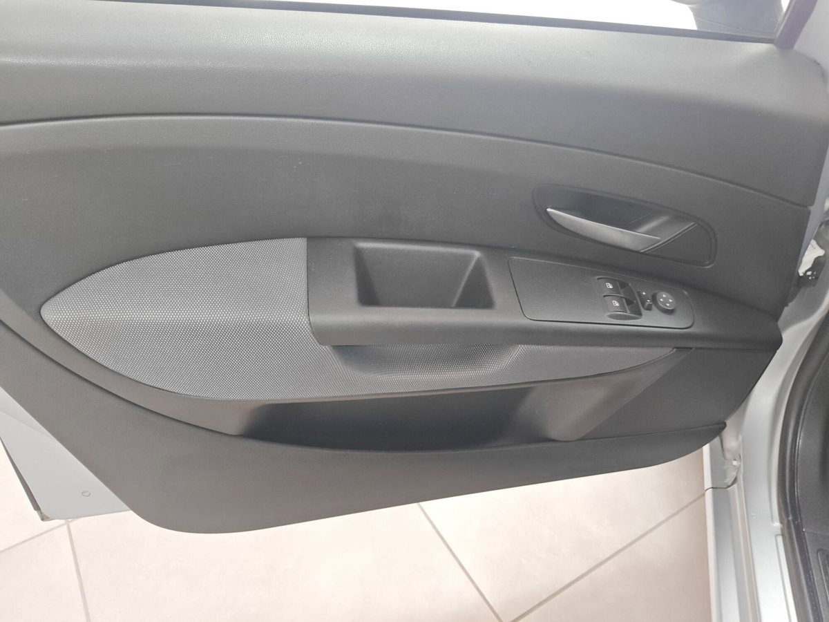 Fiat Grande Punto 1.3 MJT 90 CV 5 porte Dynamic (14)
