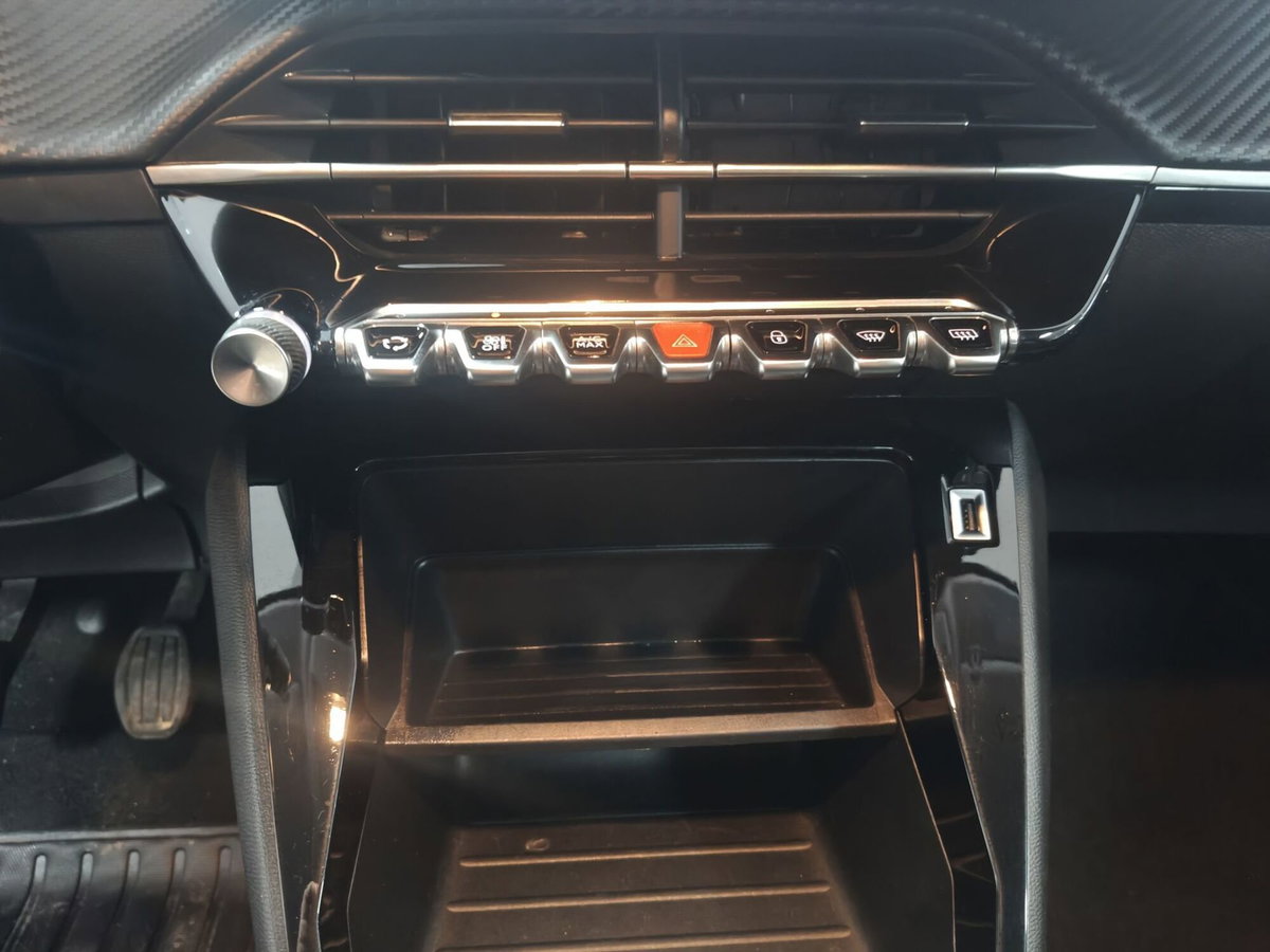 Peugeot 208 PureTech 75 Stop&Start 5 porte Allure (11)