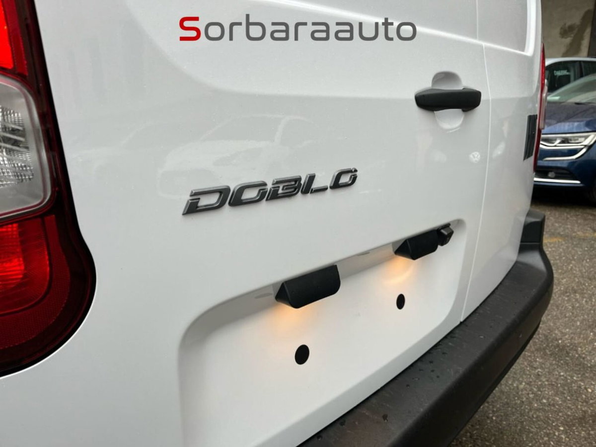 Fiat Doblò Furgone van d.cab XL 1.5 diesel 130cv auto (15)