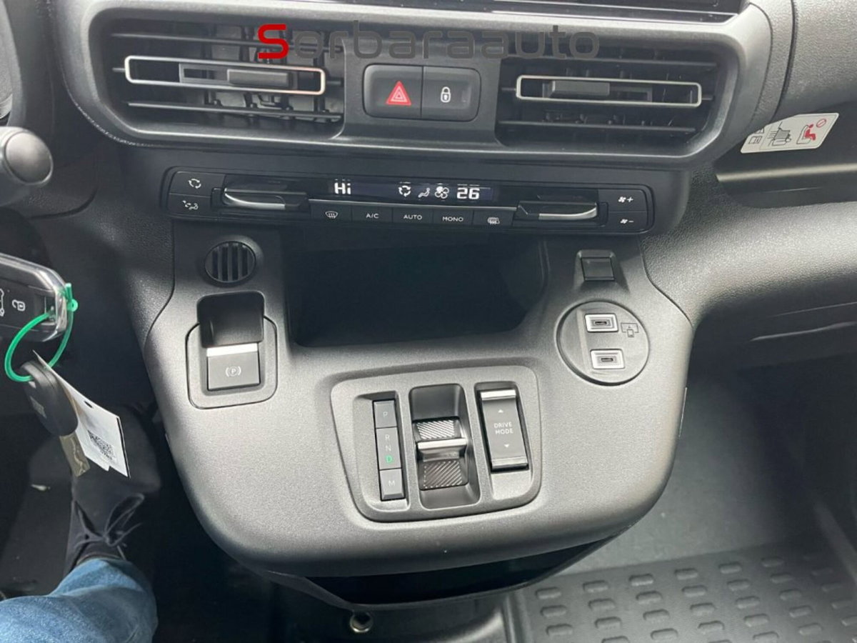 Fiat Doblò Furgone van d.cab XL 1.5 diesel 130cv auto (9)