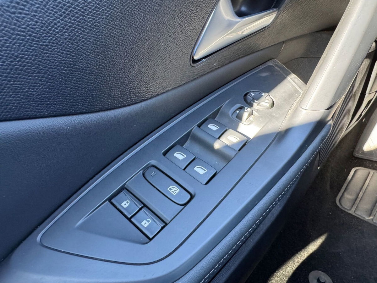 Peugeot 308 1.2 hybrid Allure 145cv e-dcs 6 (11)