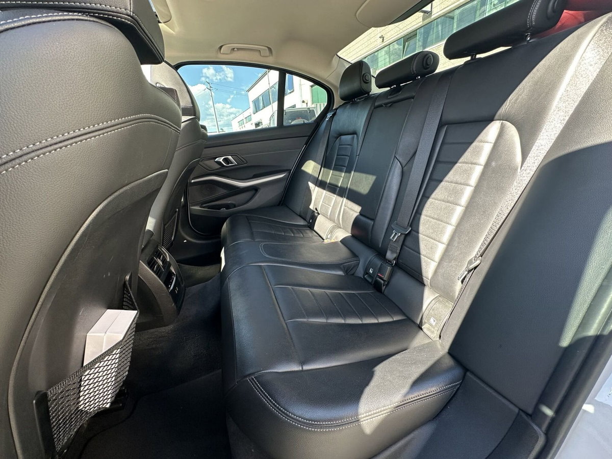BMW Serie 3 318d 48V Business Advantage (13)