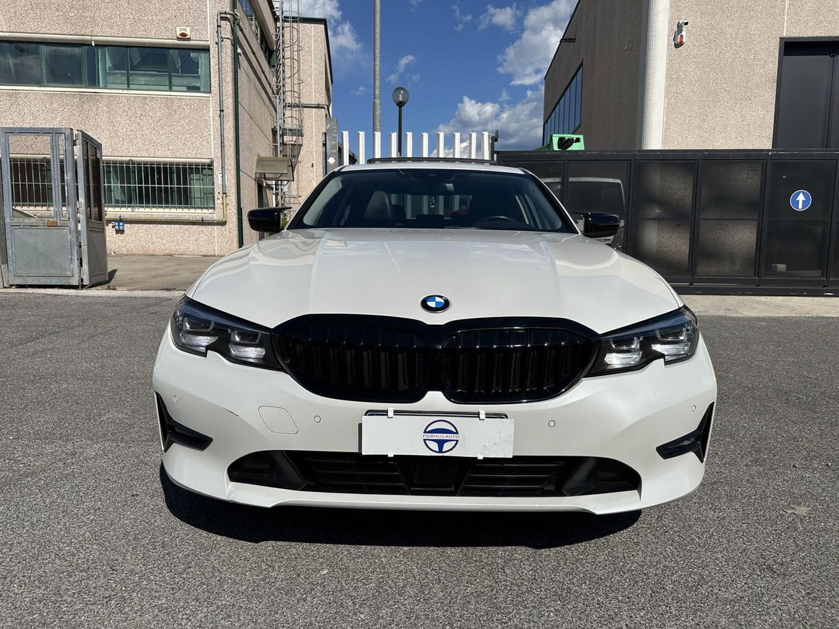 BMW Serie 3 318d 48V Business Advantage (2)