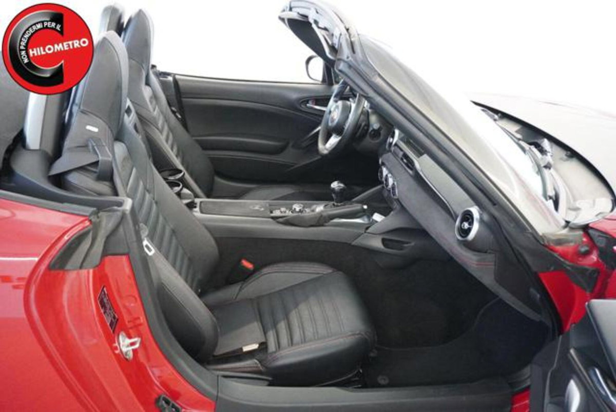 Abarth 124 Spider 1.4 Turbo MultiAir AT 170 CV (9)