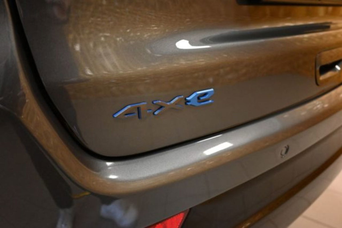 Jeep Compass 1.3 T4 190CV PHEV AT6 4xe Night Eagle (17)