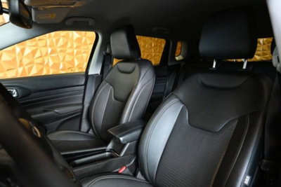 Jeep Compass 1.3 T4 190CV PHEV AT6 4xe Night Eagle (19)