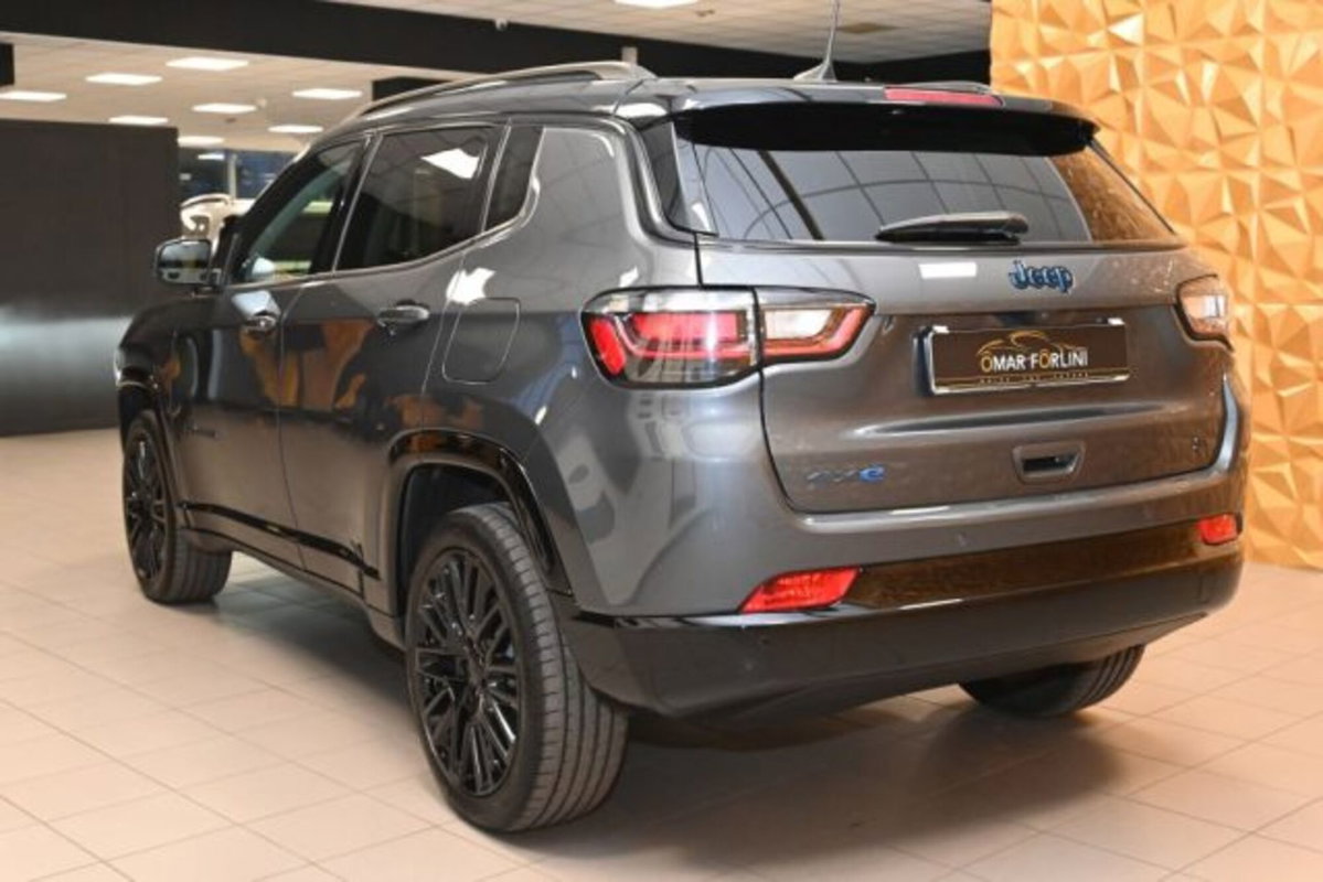 Jeep Compass 1.3 T4 190CV PHEV AT6 4xe Night Eagle (3)