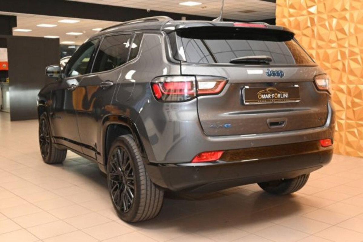 Jeep Compass 1.3 T4 190CV PHEV AT6 4xe Night Eagle (4)