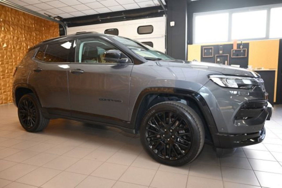 Jeep Compass 1.3 T4 190CV PHEV AT6 4xe Night Eagle (7)