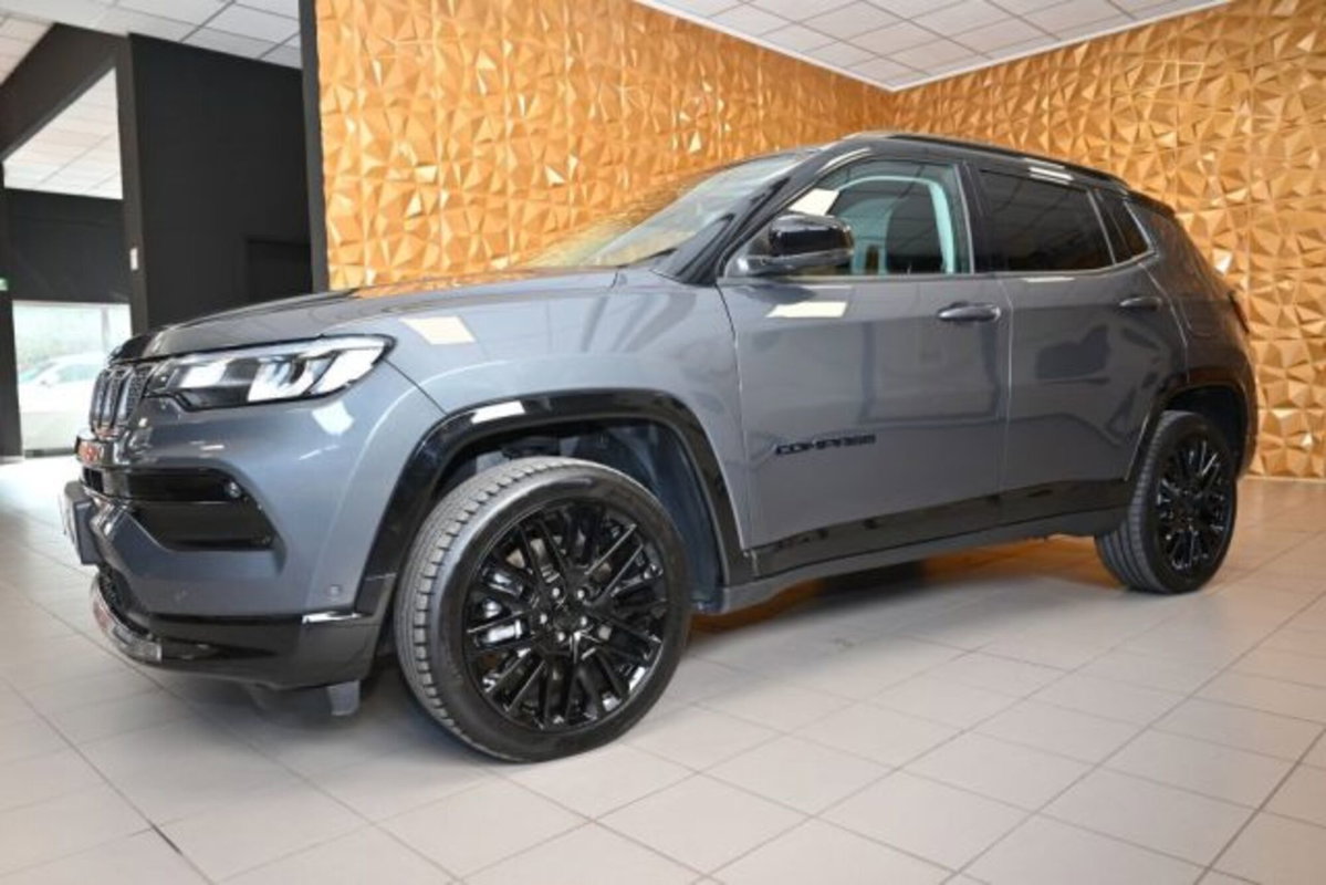 Jeep Compass 1.3 T4 190CV PHEV AT6 4xe Night Eagle (8)