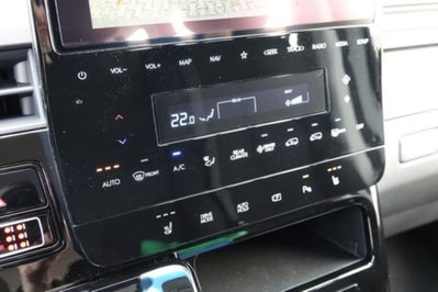 Hyundai Staria 1.6 hev 2wd auto (14)