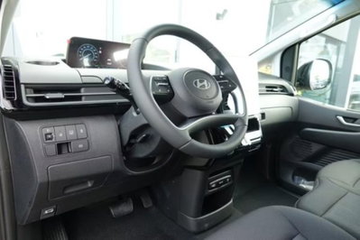 Hyundai Staria 1.6 hev 2wd auto (19)