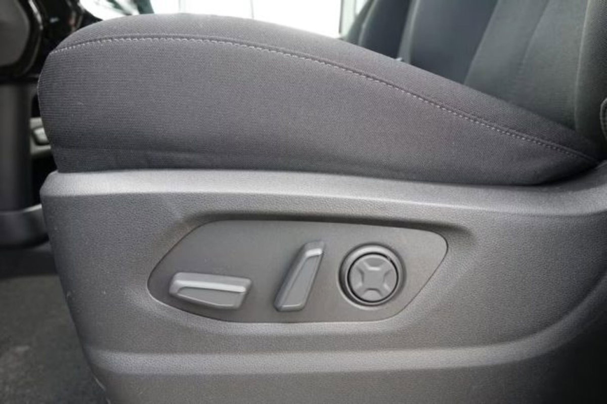 Hyundai Staria 1.6 hev 2wd auto (6)