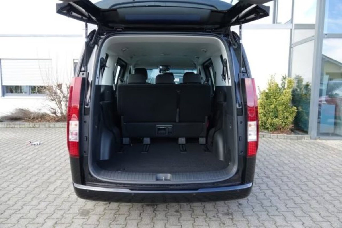 Hyundai Staria 1.6 hev 2wd auto (8)