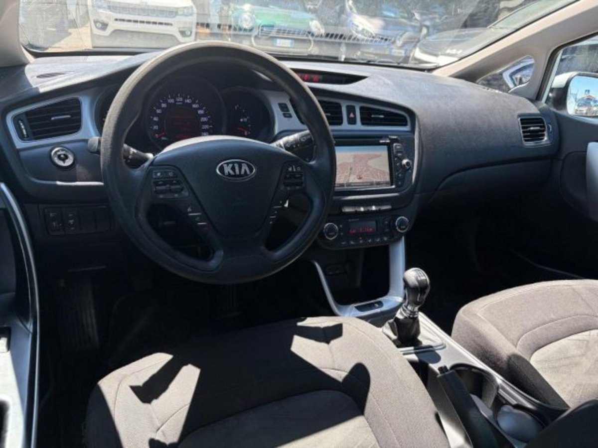 Kia cee'd Sport Wagon 1.6 CRDi 110 CV SW Class (10)