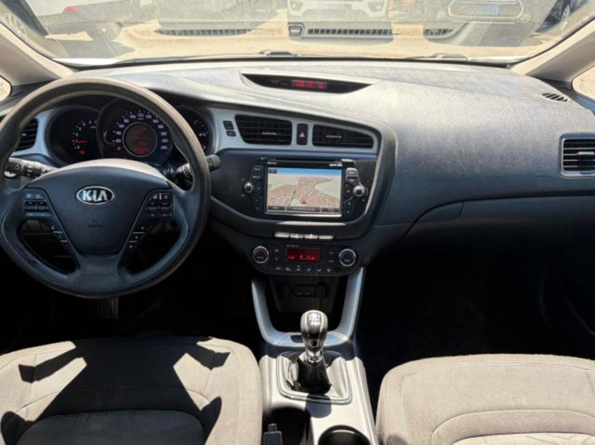 Kia cee'd Sport Wagon 1.6 CRDi 110 CV SW Class (11)