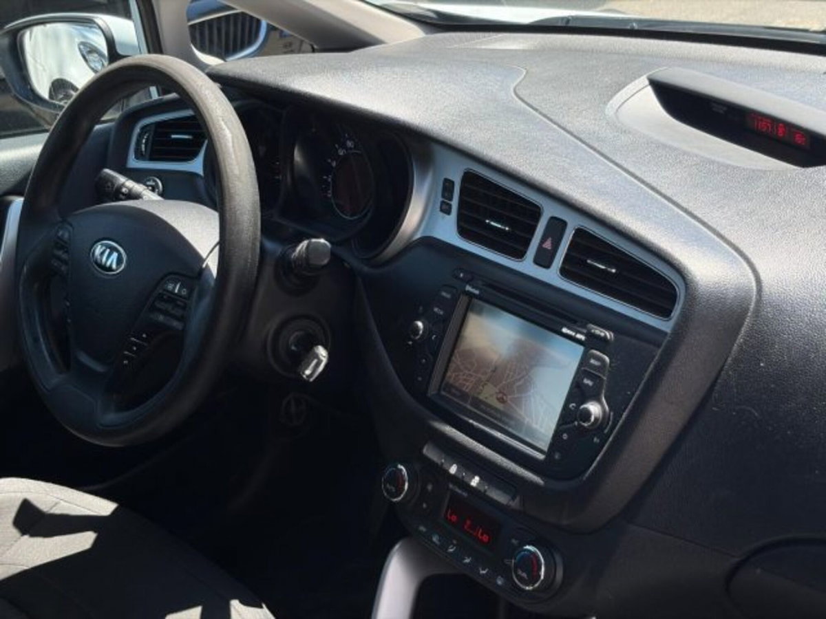 Kia cee'd Sport Wagon 1.6 CRDi 110 CV SW Class (13)