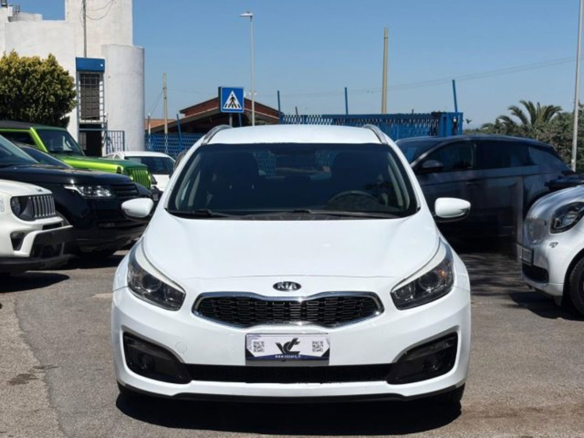 Kia cee'd Sport Wagon 1.6 CRDi 110 CV SW Class (2)