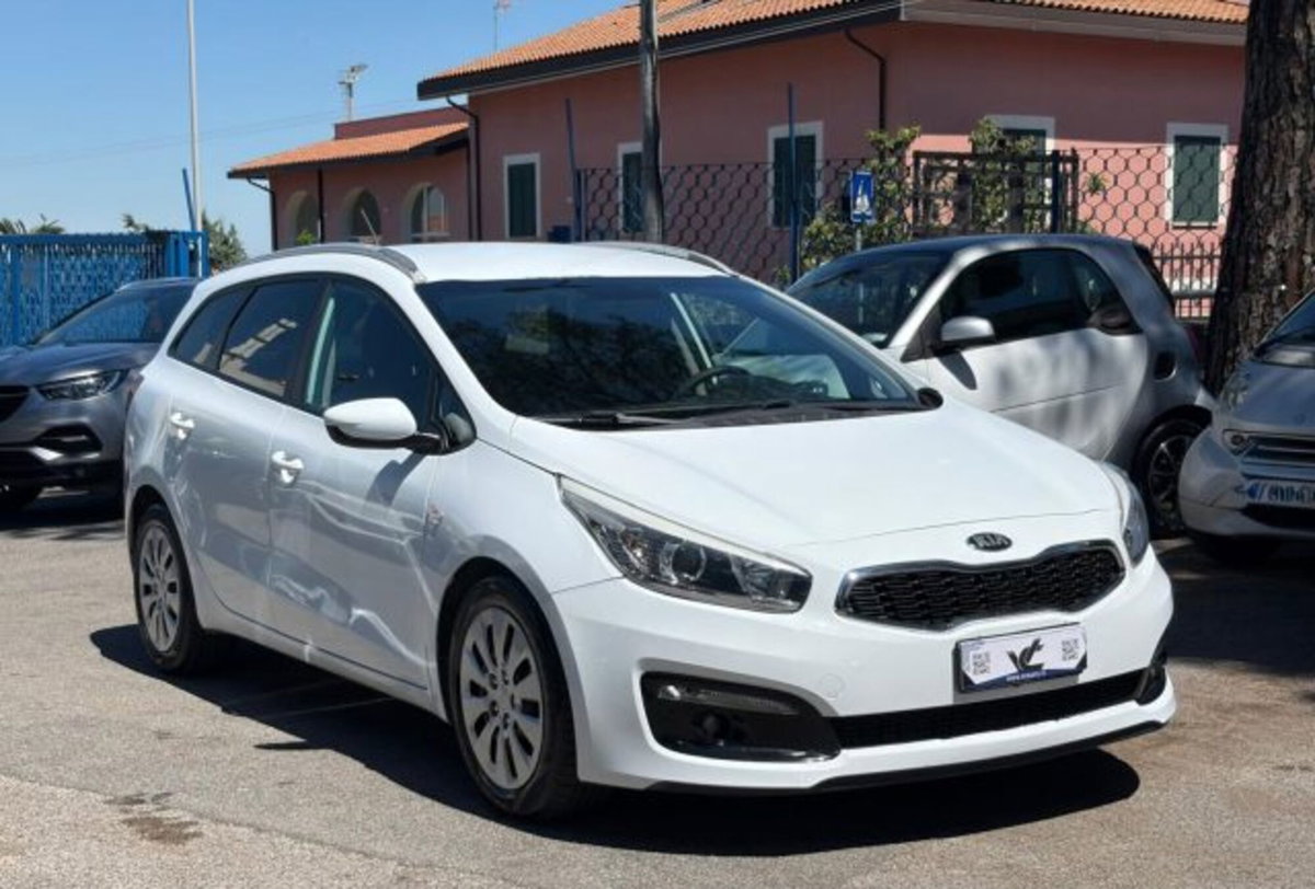 Kia cee'd Sport Wagon 1.6 CRDi 110 CV SW Class (3)
