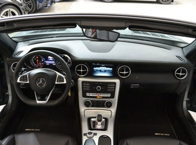 Mercedes-Benz SLC 180 AMG line (4)