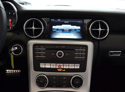 Mercedes-Benz SLC 180 AMG line (5)