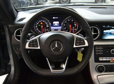 Mercedes-Benz SLC 180 AMG line (9)