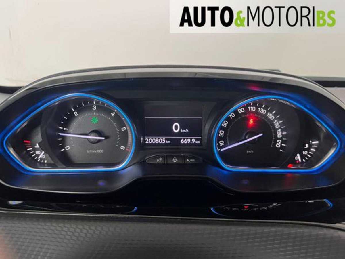 Peugeot 2008 e-HDi 92 CV Stop&Start robotizzato Allure (12)