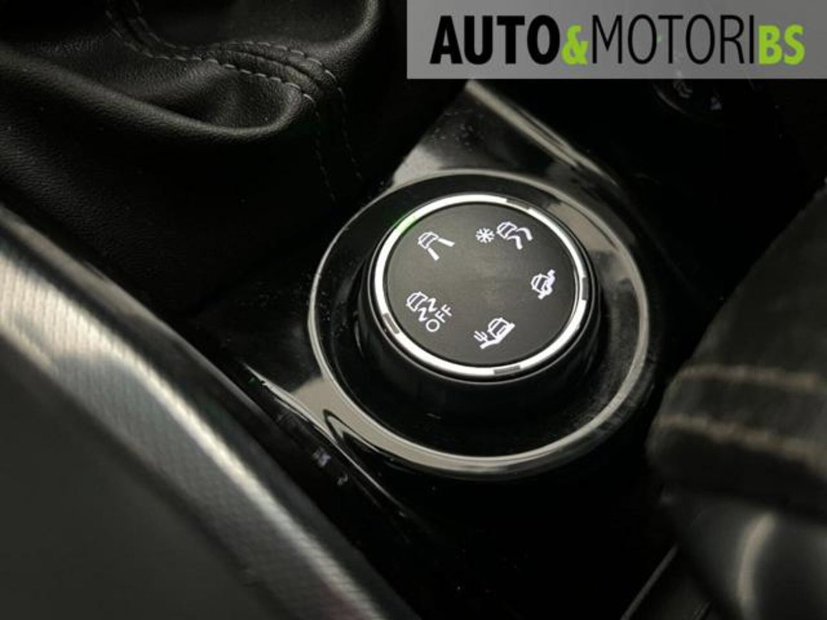 Peugeot 2008 e-HDi 92 CV Stop&Start robotizzato Allure (15)