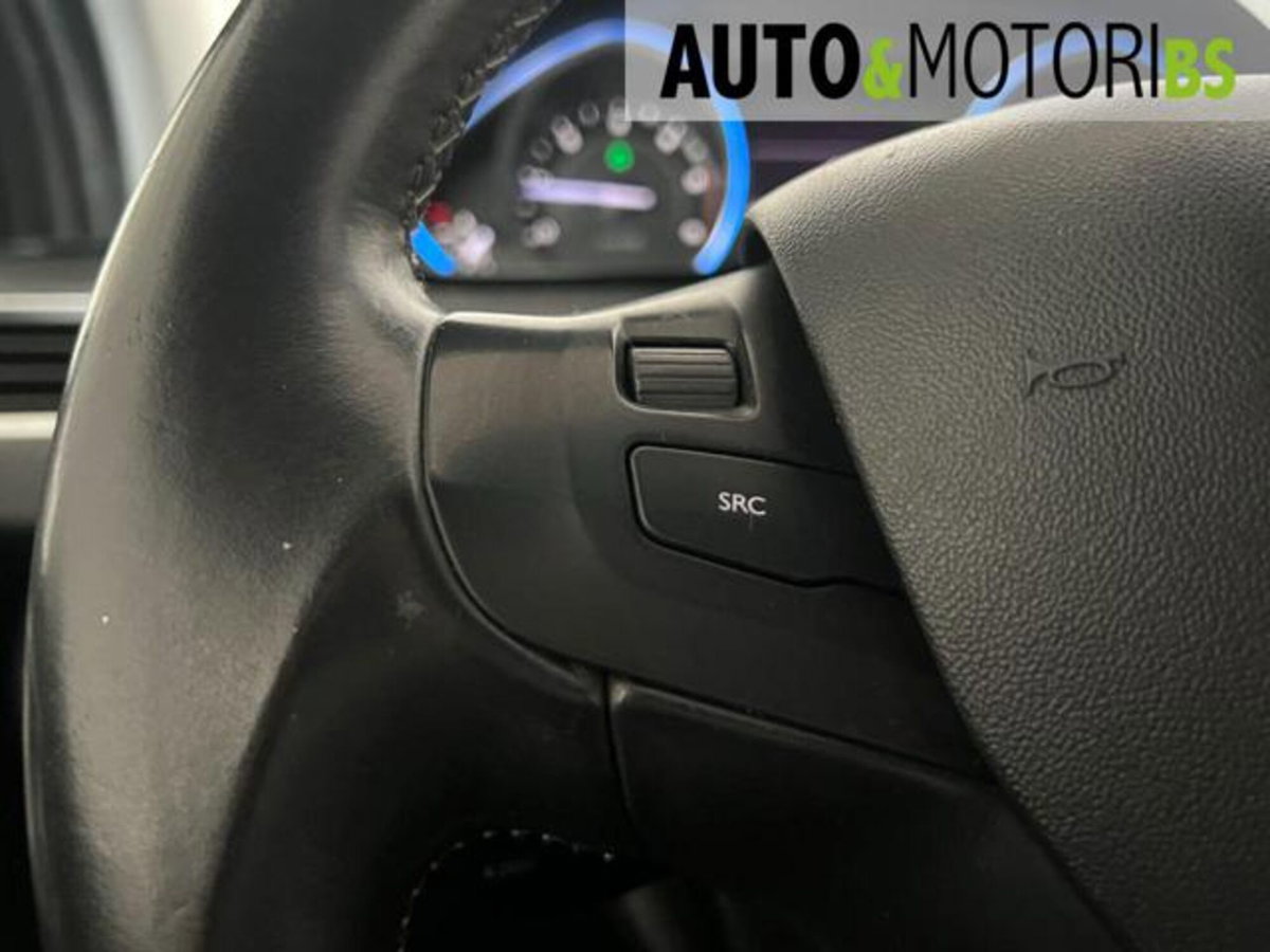 Peugeot 2008 e-HDi 92 CV Stop&Start robotizzato Allure (16)