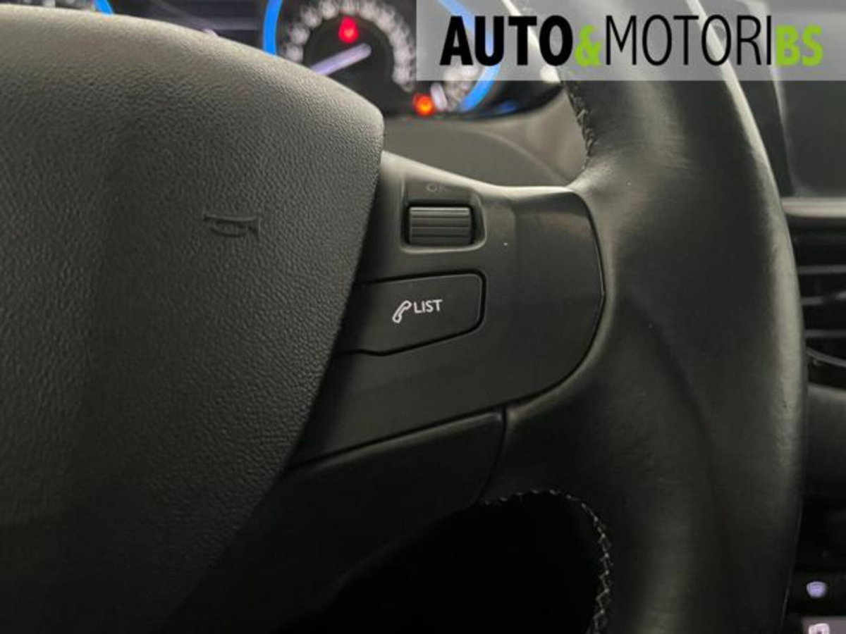 Peugeot 2008 e-HDi 92 CV Stop&Start robotizzato Allure (17)