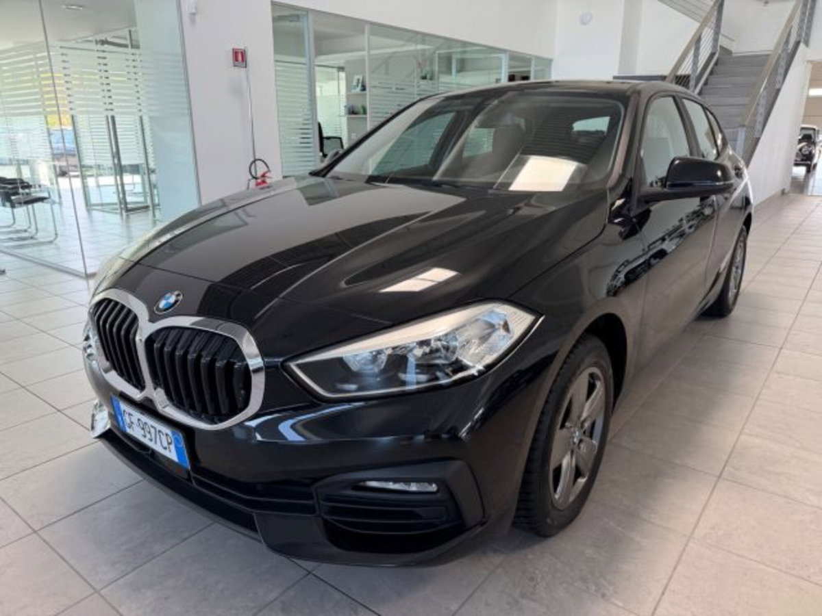 BMW Serie 1 116d 2.0 116CV cat 5 porte Attiva DPF