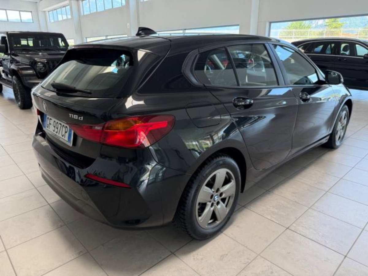BMW Serie 1 116d 2.0 116CV cat 5 porte Attiva DPF (4)