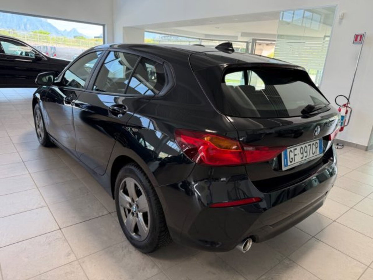 BMW Serie 1 116d 2.0 116CV cat 5 porte Attiva DPF (6)