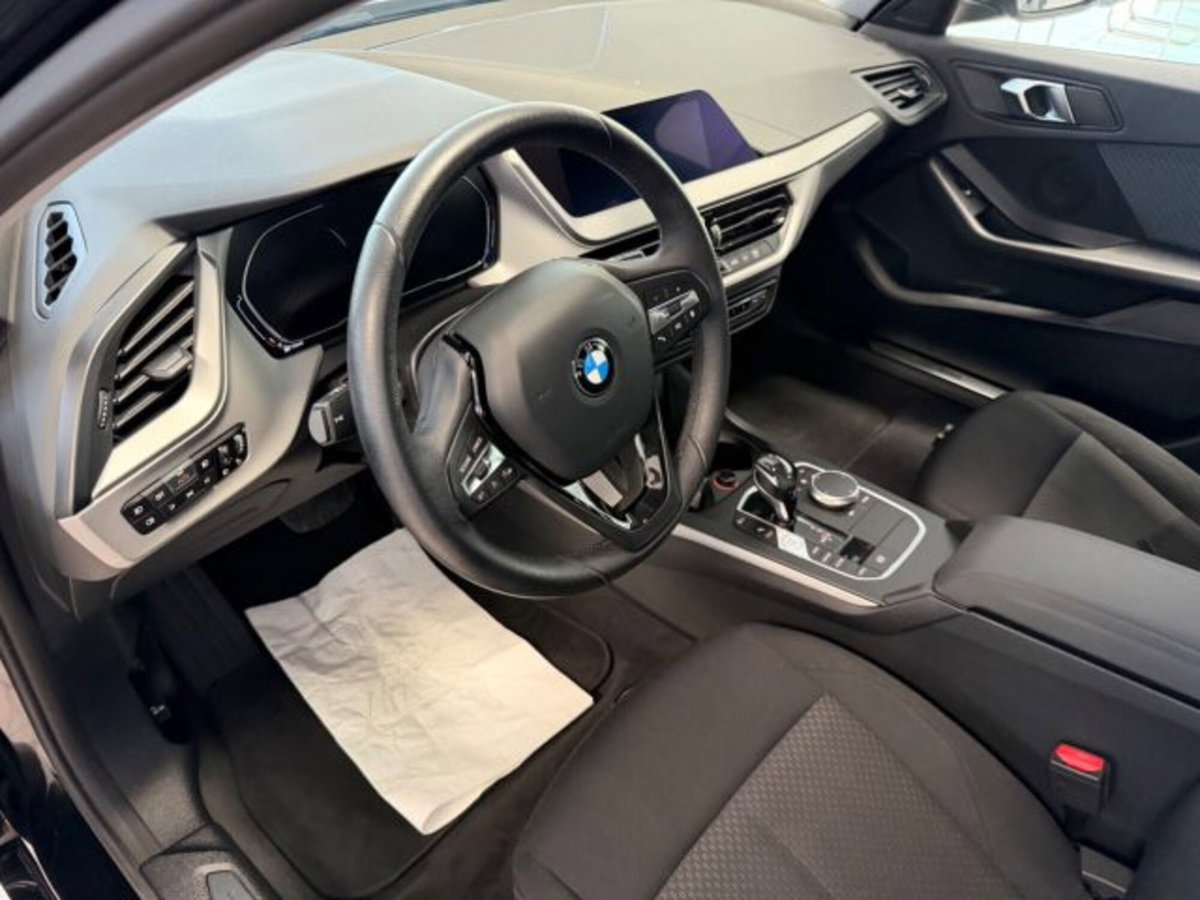 BMW Serie 1 116d 2.0 116CV cat 5 porte Attiva DPF (9)