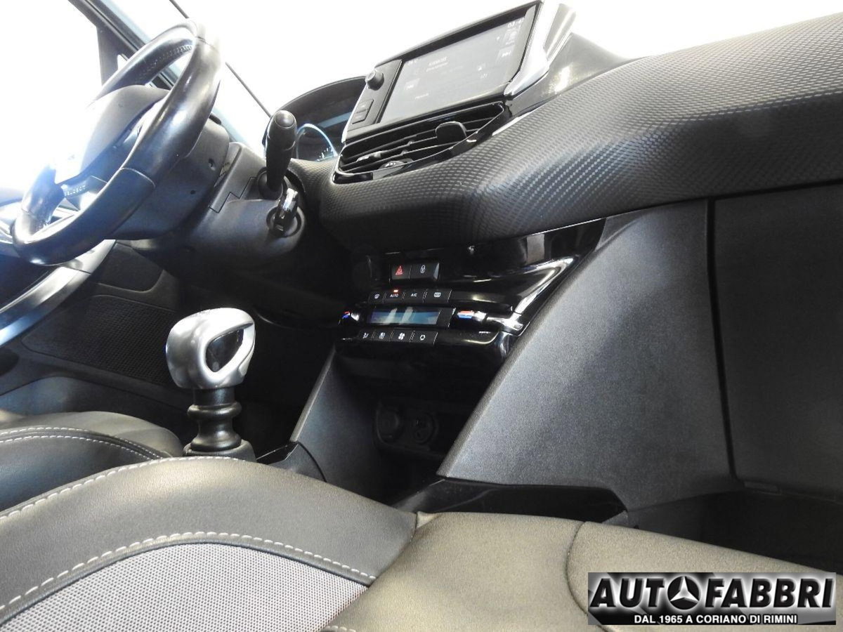 Peugeot 2008 120 S&S Allure (12)