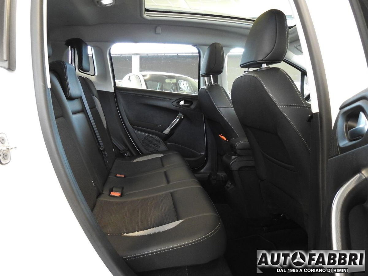 Peugeot 2008 120 S&S Allure (18)