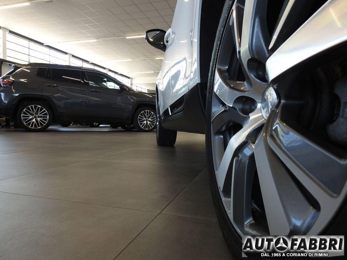 Peugeot 2008 120 S&S Allure (6)