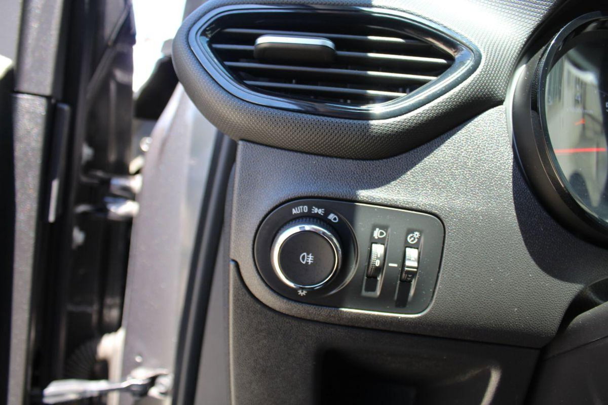 Opel Crossland X 1.2 12V Innovation (12)