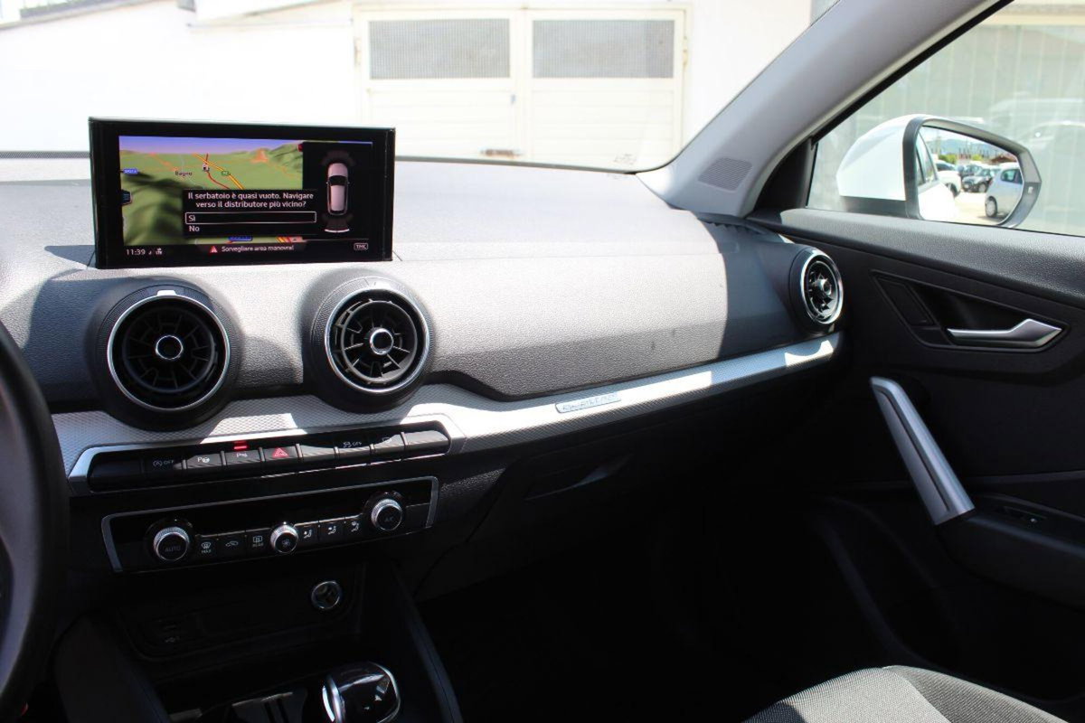 Audi Q2 Q2 35 TDI quattro S tronic Business Plus (14)