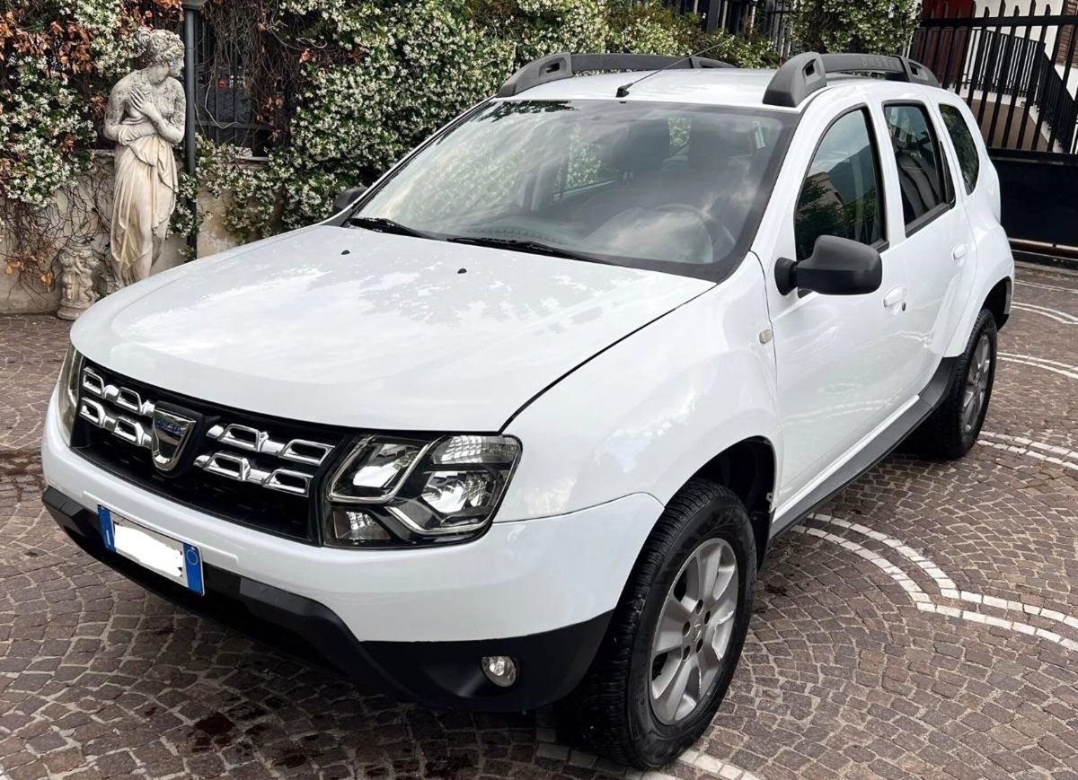 Dacia Duster 1.6 110CV 4x2 Serie Limitata Trasversale (4)