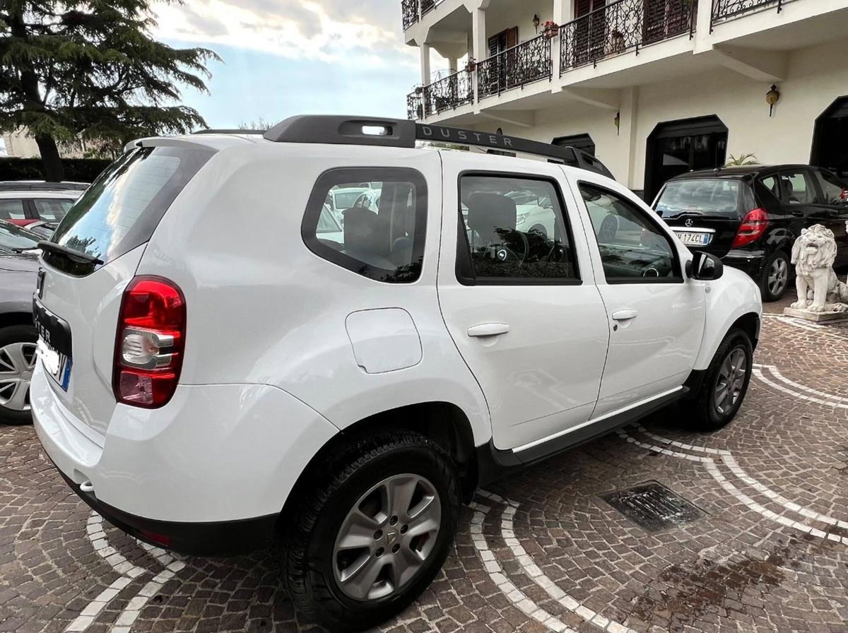 Dacia Duster 1.6 110CV 4x2 Serie Limitata Trasversale (7)
