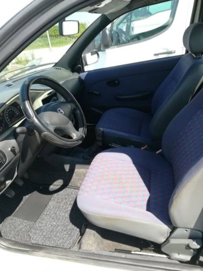Fiat Strada 1.9 JTD Pick-up (8)