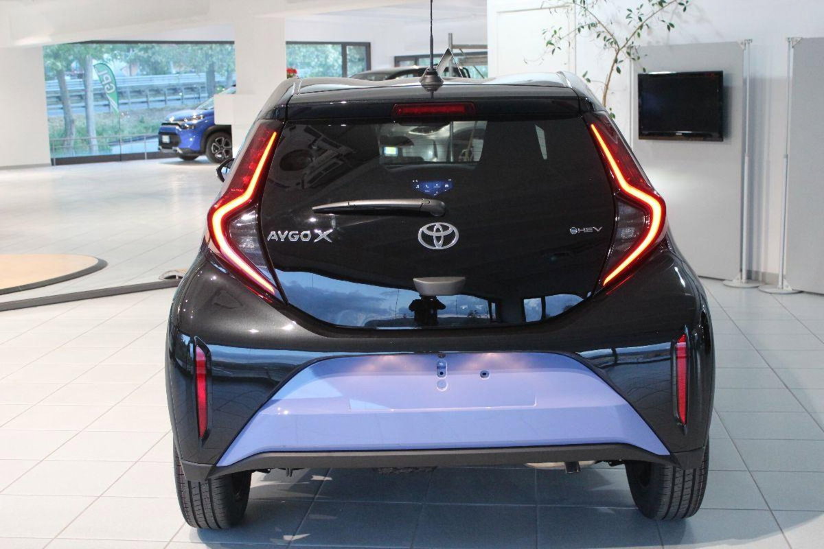Toyota Aygo X 1.5 hybrid Icon e-cvt (5)