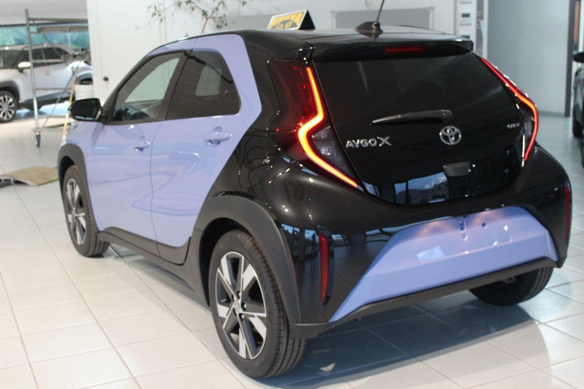 Toyota Aygo X 1.5 hybrid Icon e-cvt (6)