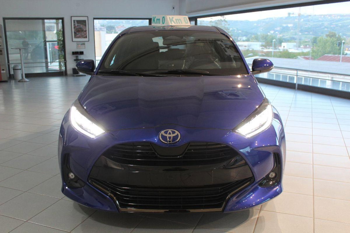 Toyota Yaris Cross 1.5 Hybrid 5p. E-CVT Lounge (2)