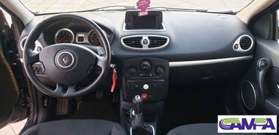 Renault Clio 1.2 16V 5 porte Dynamique (9)