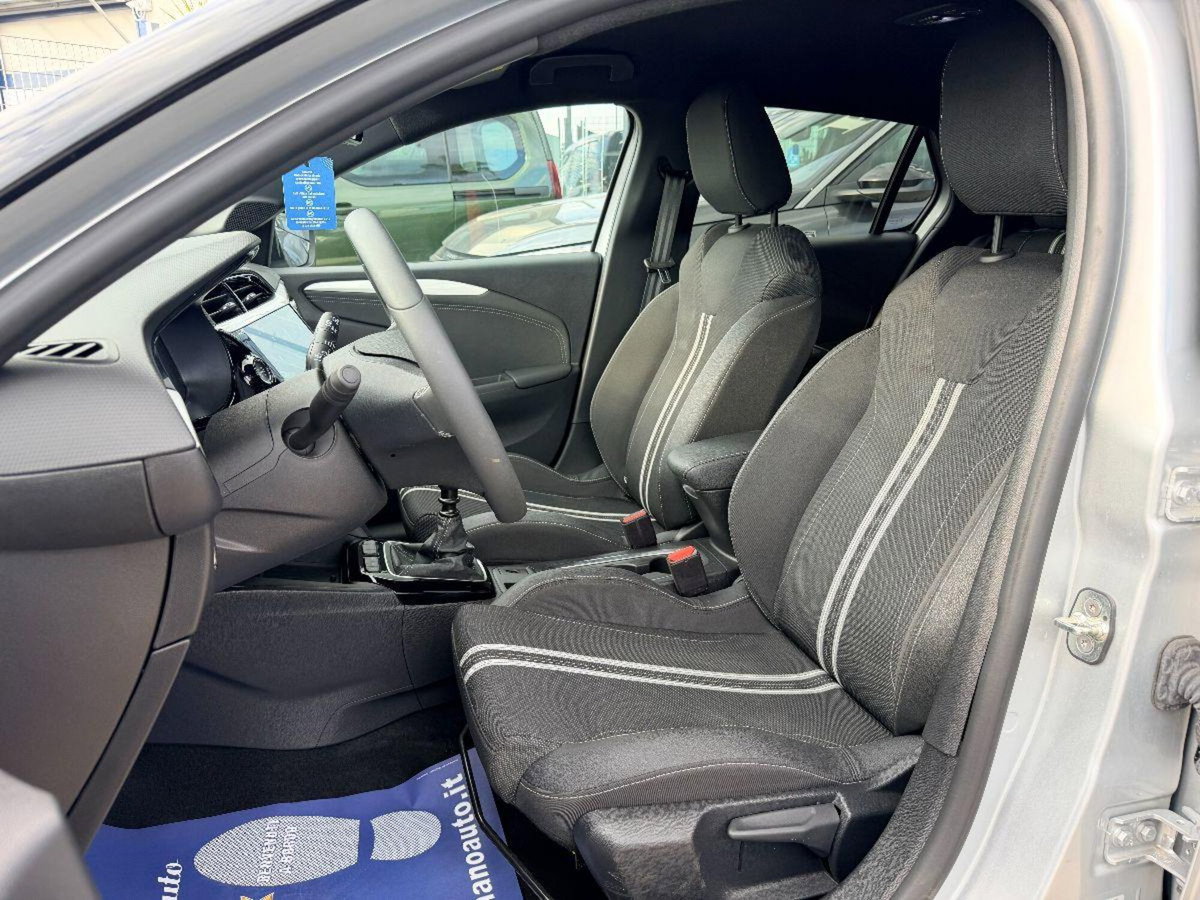 Opel Corsa 1.2 GS s&s 100cv (16)