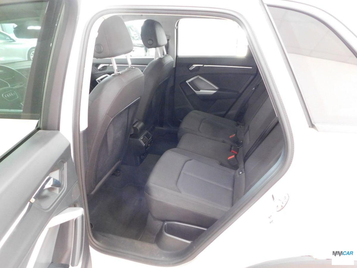 Audi Q3 35 TFSI Business (11)