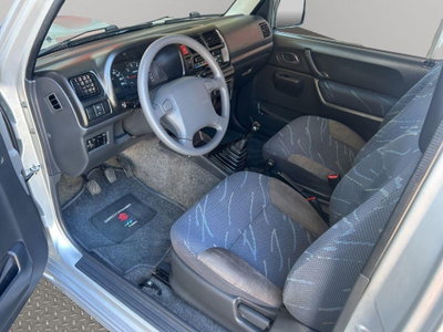 Suzuki Jimny 1.5 DDiS cat 4WD (9)