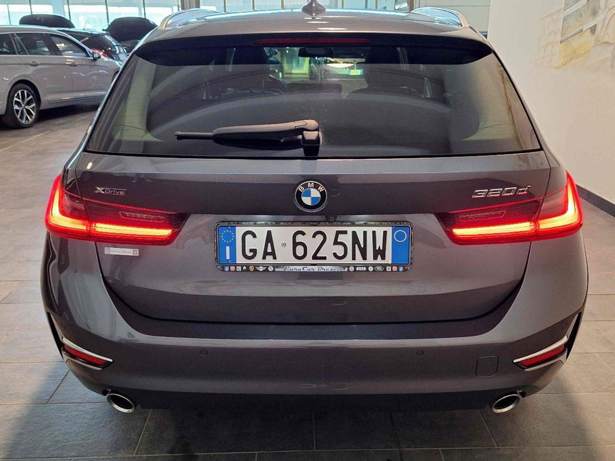 BMW Serie 3 Touring 320d xDrive  Luxury (4)